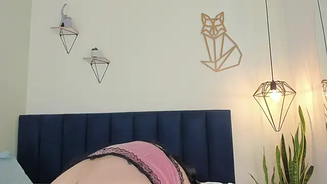 sophieturner mg online show from 11/28/25, 07:05