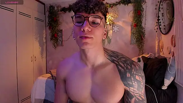 Snapshot of estebandi_do chatting on 12/23/25, 12:41 estebandi do online show from 12/23/25, 12:41