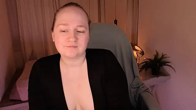 Snapshot of Kitty_Rest_ chatting on 05/20/26, 01:17 Kitty Rest online show from 05/20/26, 01:17