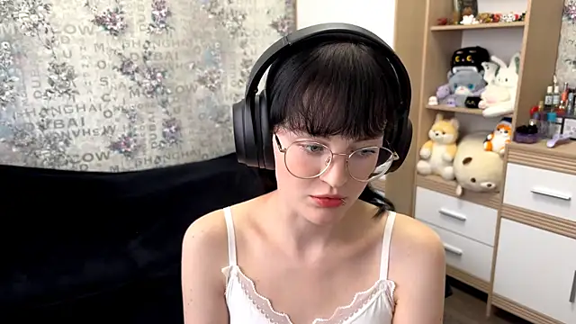 Snapshot of FakeLamb chatting on 09/09/25, 12:05 FakeLamb online show from 09/09/25, 12:05