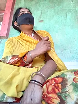 Hansini Gowda online show from 02/15/26, 08:24