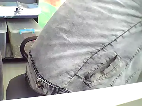 Snapshot of AMCIKSEVER42 chatting on 12/01/25, 09:36 AMCIKSEVER42 online show from 12/01/25, 09:36