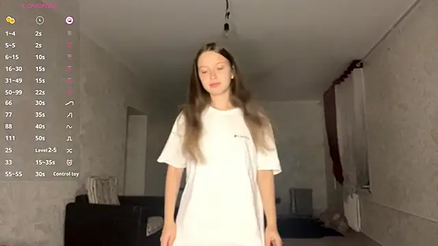 Snapshot of CharlynDini chatting on 09/10/25, 03:12 CharlynDini online show from 09/10/25, 03:12