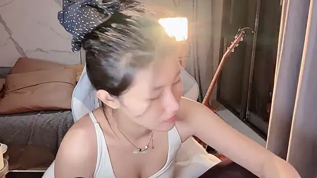 Snapshot of Lixinel-520 chatting on 12/16/25, 01:49 Lixinel-520 online show from 12/16/25, 01:49