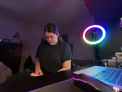 Snapshot of Prill940 chatting on 02/02/26, 07:18 Prill940 online show from 02/02/26, 07:18