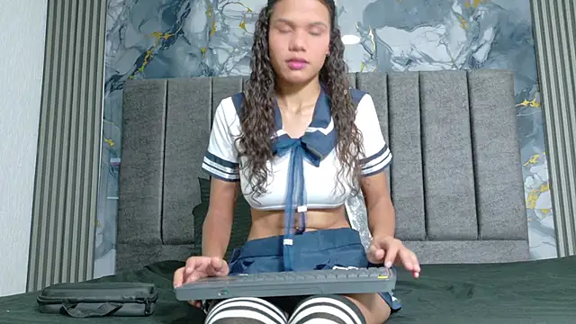 Snapshot of AngelineJolie chatting on 09/20/25, 11:22 AngelineJolie online show from 09/20/25, 11:22