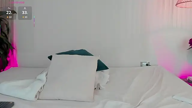 Cristalfoxy  online show from 11/06/25, 07:37