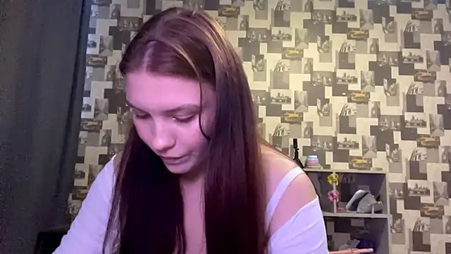 Snapshot of SwiiSweet chatting on 09/13/25, 04:07 SwiiSweet online show from 09/13/25, 04:07