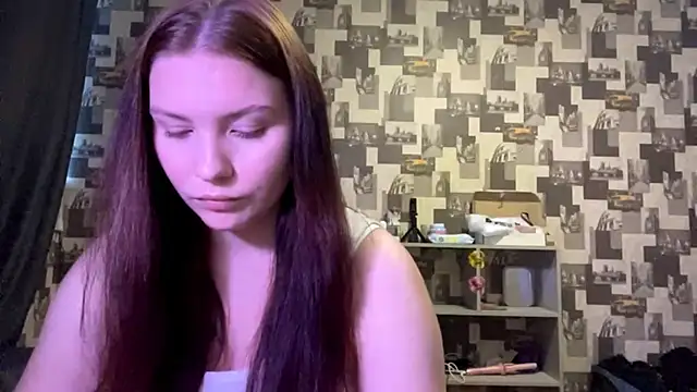 Snapshot of SwiiSweet chatting on 09/16/25, 04:08 SwiiSweet online show from 09/16/25, 04:08