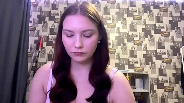 Snapshot of SwiiSweet chatting on 09/25/25, 04:43 SwiiSweet online show from 09/25/25, 04:43