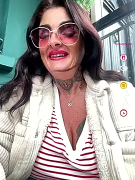 Snapshot of IrishmilfAnna chatting on 06/09/26, 02:39 IrishmilfAnna online show from 06/09/26, 02:39