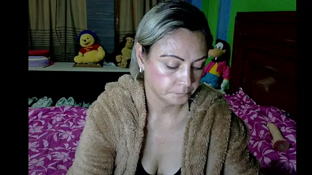  Charlize theron  online show from 04/21/26, 02:51