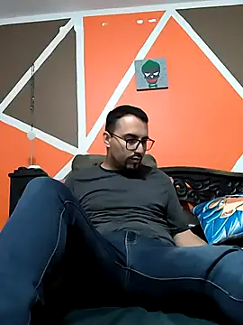 Snapshot of Jharicio-89 chatting on 10/08/25, 04:32 Jharicio-89 online show from 10/08/25, 04:32