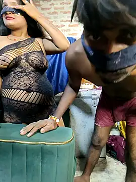 sexy-couple77 online show from 10/17/25, 03:47