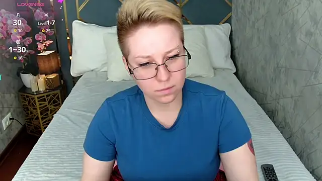 AlexandraGreen online show from 10/02/25, 10:06