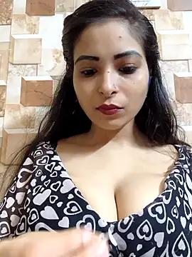 QUEEN-ADITI online show from 09/15/25, 01:44