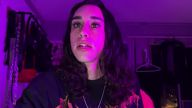 xoFrankie online show from 10/28/25, 02:37