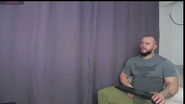 RickyMiami1 online show from 12/01/25, 06:35