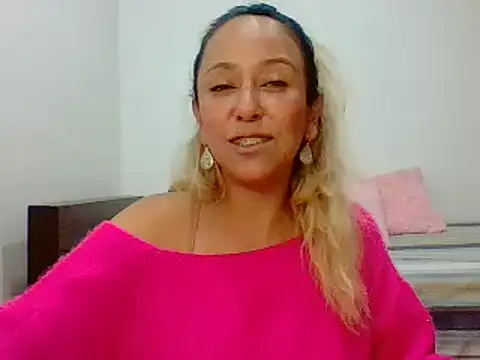 leah susman online show from 10/15/25, 01:50