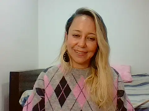 leah susman online show from 10/22/25, 02:06