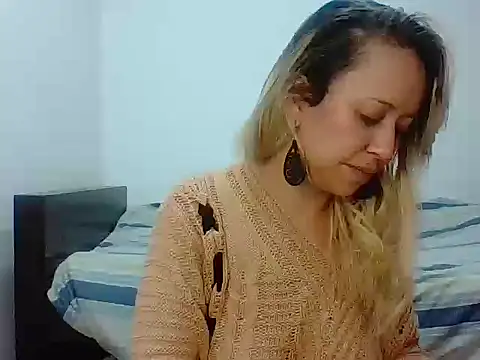 leah susman online show from 10/25/25, 02:30