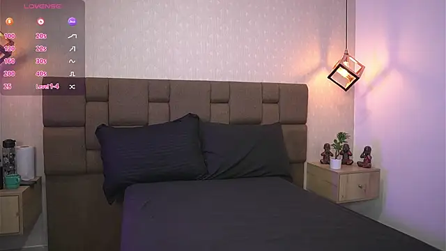 Julieth Rojas online show from 07/06/26, 04:42