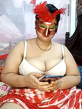 Tanisha-Chy online show from 10/31/25, 05:36