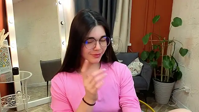 Albi Glow online show from 03/18/26, 05:49