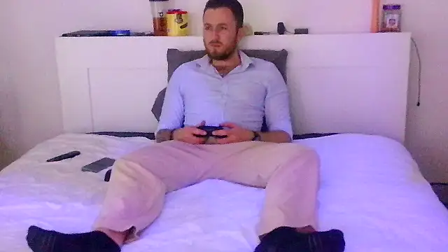 Keviios online show from 11/25/25, 01:44