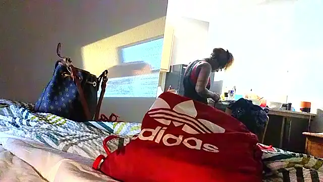 Snapshot of CinnaCakesss chatting on 10/30/25, 06:41 CinnaCakesss online show from 10/30/25, 06:41