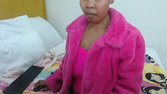 Bella 2025 online show from 12/01/25, 06:57