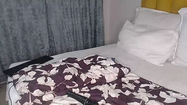 Bella 2025 online show from 02/23/26, 12:19