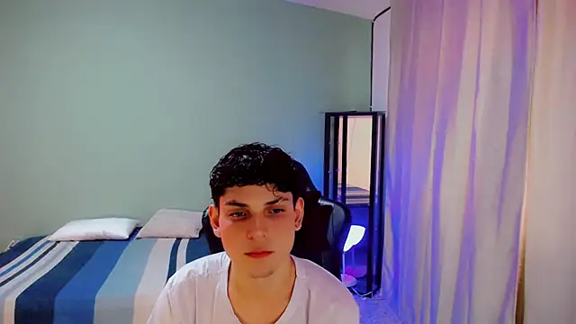 Snapshot of dilan_hott_ chatting on 09/12/25, 08:31 dilan hott online show from 09/12/25, 08:31