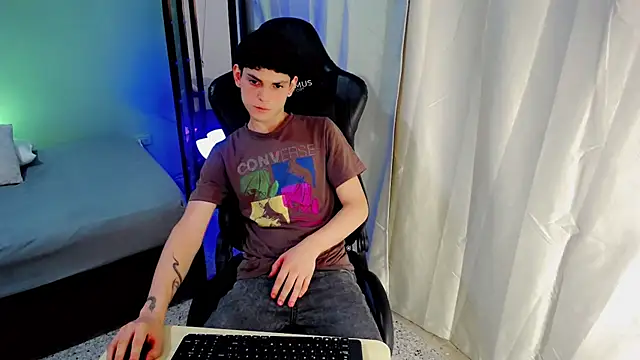 Snapshot of dilan_hott_ chatting on 09/15/25, 08:09 dilan hott online show from 09/15/25, 08:09