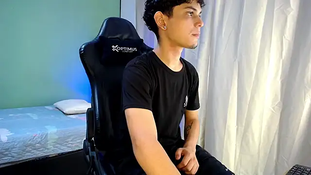 Snapshot of dilan_hott_ chatting on 10/09/25, 08:40 dilan hott online show from 10/09/25, 08:40