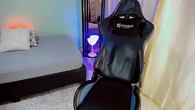 Snapshot of dilan_hott_ chatting on 10/10/25, 08:41 dilan hott online show from 10/10/25, 08:41