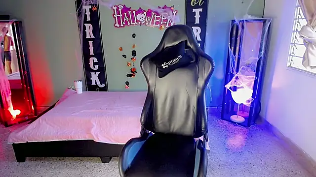 Snapshot of dilan_hott_ chatting on 10/30/25, 08:31 dilan hott online show from 10/30/25, 08:31