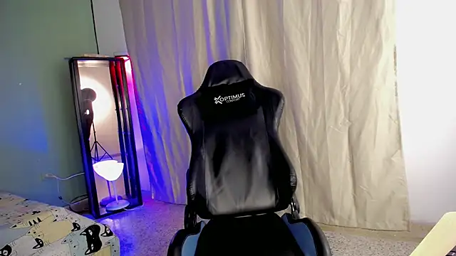 Snapshot of dilan_hott_ chatting on 11/03/25, 06:42 dilan hott online show from 11/03/25, 06:42