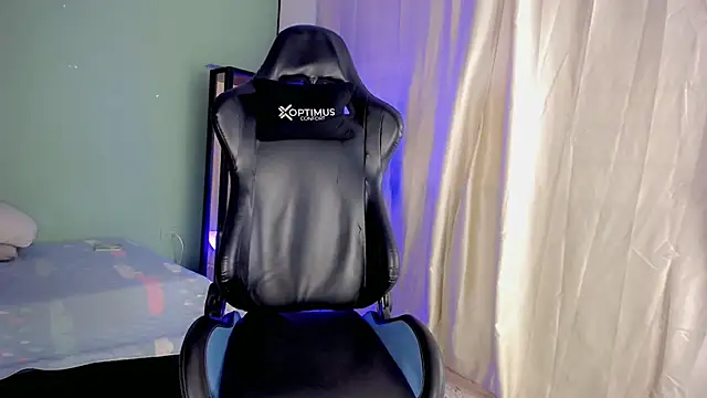 Snapshot of dilan_hott_ chatting on 11/08/25, 08:40 dilan hott online show from 11/08/25, 08:40