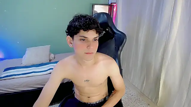 Snapshot of dilan_hott_ chatting on 11/10/25, 07:57 dilan hott online show from 11/10/25, 07:57