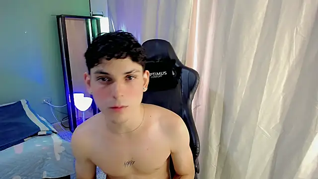 Snapshot of dilan_hott_ chatting on 11/23/25, 05:46 dilan hott online show from 11/23/25, 05:46