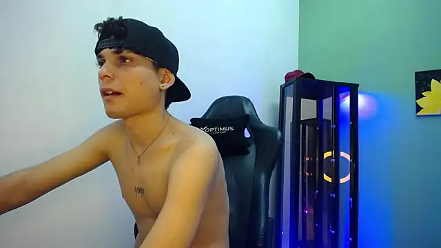 Snapshot of dilan_hott_ chatting on 12/15/25, 06:45 dilan hott online show from 12/15/25, 06:45