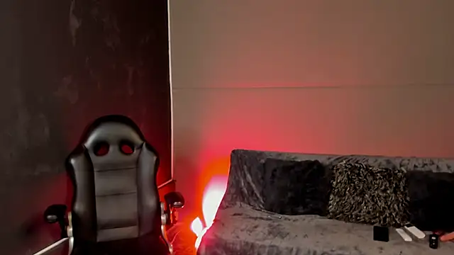 Snapshot of AliceFit_212 chatting on 11/08/25, 02:56 AliceFit 212 online show from 11/08/25, 02:56