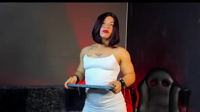 Snapshot of AliceFit_212 chatting on 11/12/25, 01:22 AliceFit 212 online show from 11/12/25, 01:22