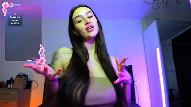 Snapshot of Veronica_Larsson chatting on 09/21/25, 03:46 Veronica Larsson online show from 09/21/25, 03:46