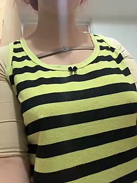 Snapshot of bri_von_dhara__ chatting on 09/11/25, 03:12 bri von dhara online show from 09/11/25, 03:12