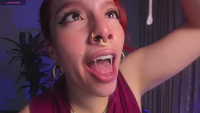 Snapshot of bri_von_dhara__ chatting on 10/19/25, 12:17 bri von dhara online show from 10/19/25, 12:17