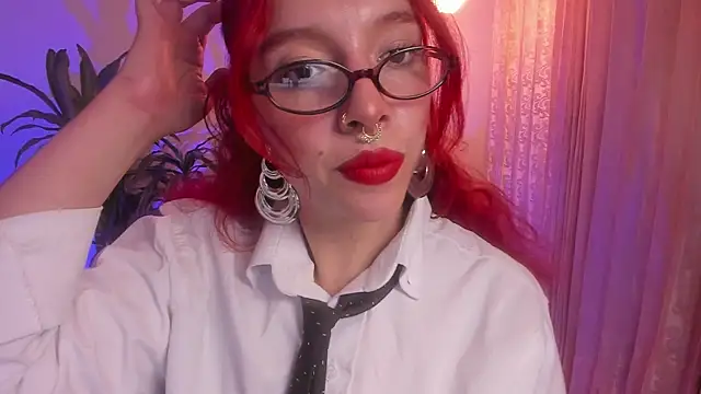 Snapshot of bri_von_dhara__ chatting on 10/21/25, 03:46 bri von dhara online show from 10/21/25, 03:46