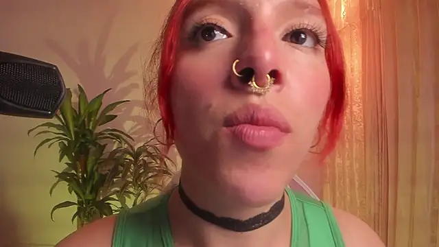 Snapshot of bri_von_dhara__ chatting on 10/22/25, 04:29 bri von dhara online show from 10/22/25, 04:29