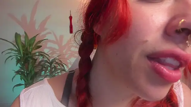 Snapshot of bri_von_dhara__ chatting on 10/23/25, 04:17 bri von dhara online show from 10/23/25, 04:17